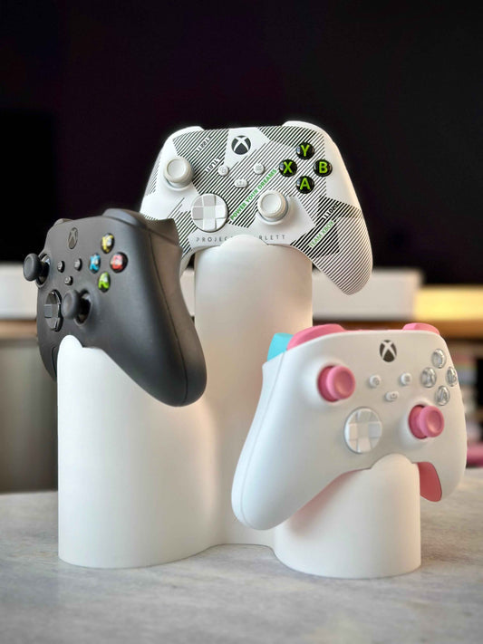 Modern Triple Controller Stand - Smooth Design for Gaming Enthusiasts