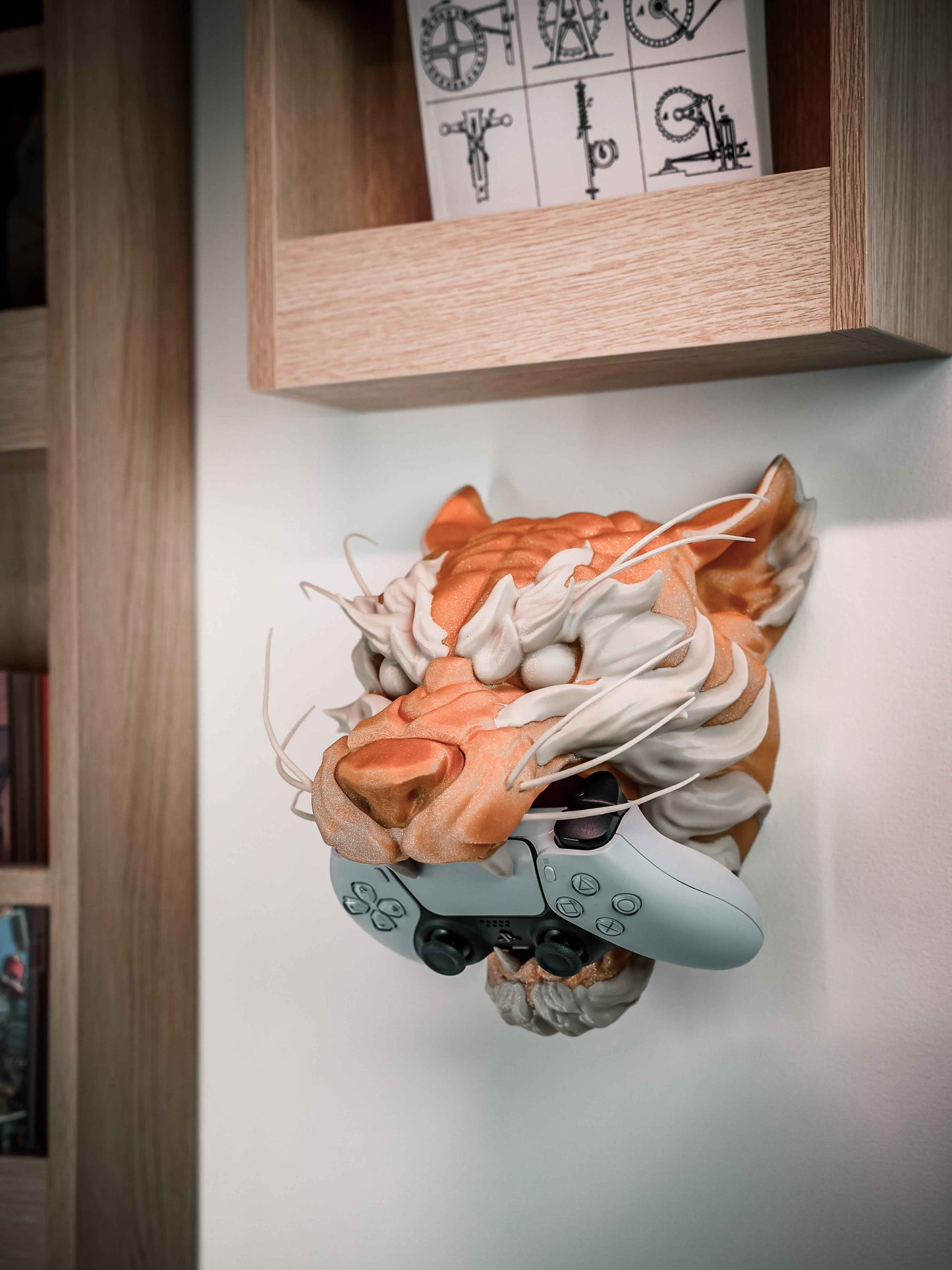 Tiger Gaming Controller Stand - The Ultimate Organizer for Your Gaming Gear